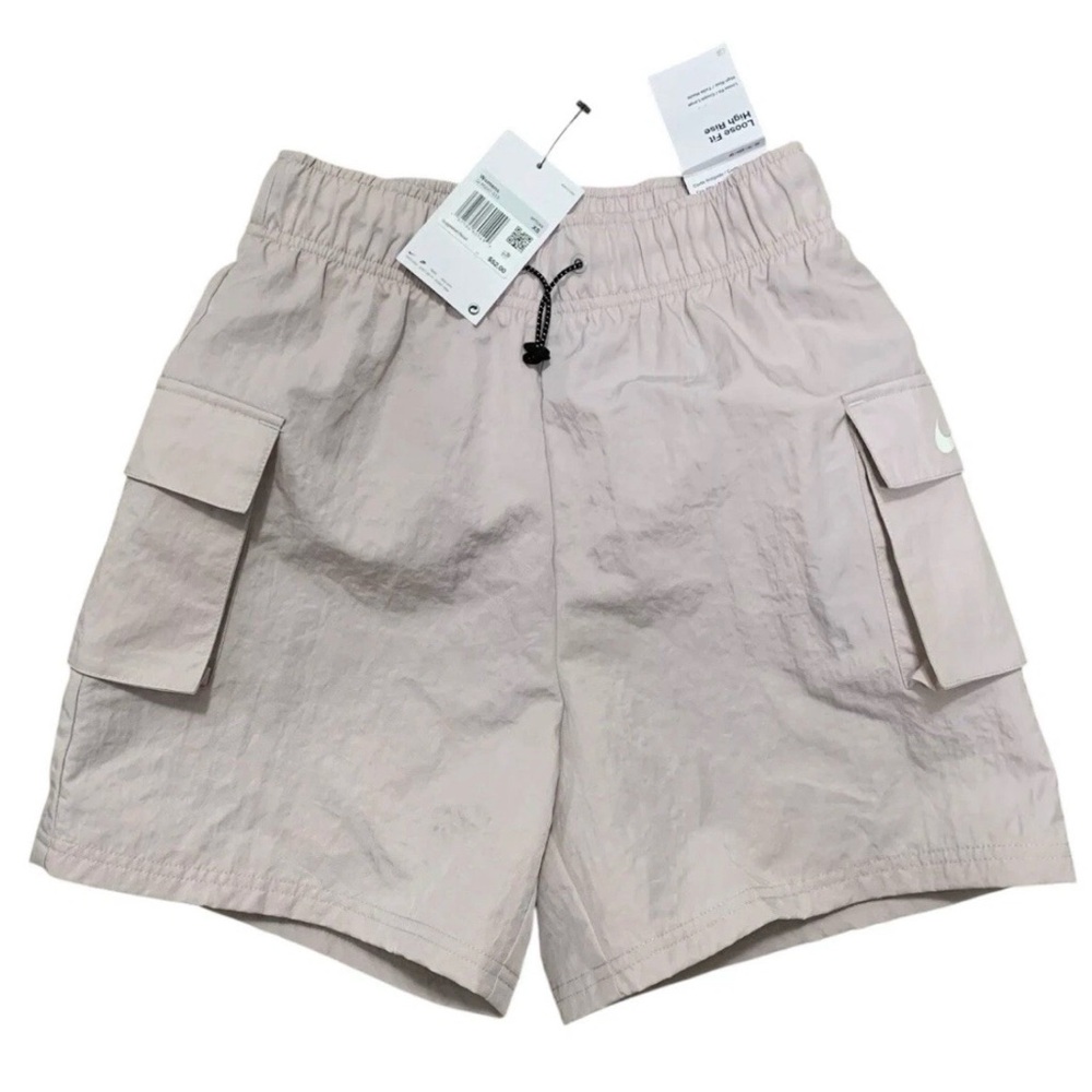 Nike women’s woven high rise shorts  Shorts (color is lavender/beige) DM6247-019